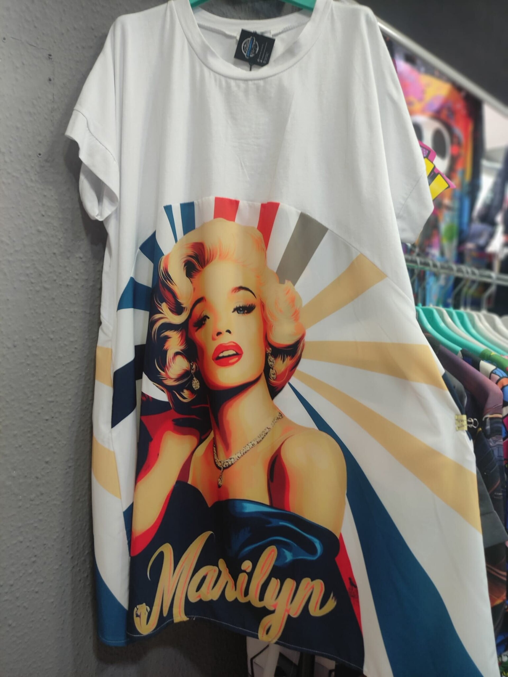 VESTIDO CORTE EVASÉ Marilyn Monroe - 1